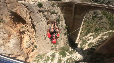 El puenting pendular más grande de España