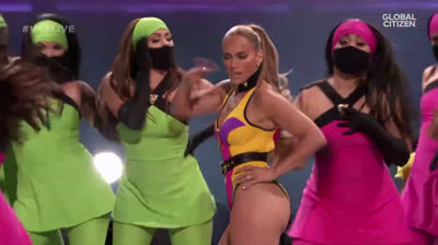 Jennifer Lopez Performs “Ain’t Your Mama”