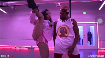 Aliya Janell Brinson - “Fefe” - 6ix9ine feat. Nicki Minaj (SLOW)