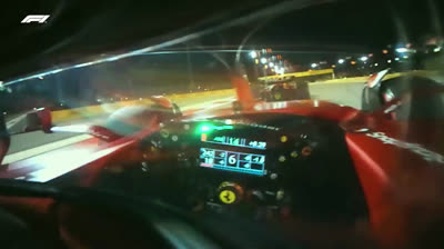 Onboard del duelo entre Charles Leclerc y Max Verstappen | GP de Baréin 2022