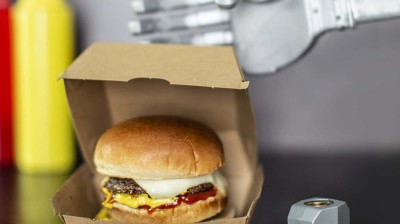 RoboBurger, el robot autónomo que prepara hamburguesas