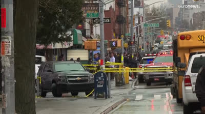 La policía busca al sospechoso por el tiroteo en el metro de Nueva York